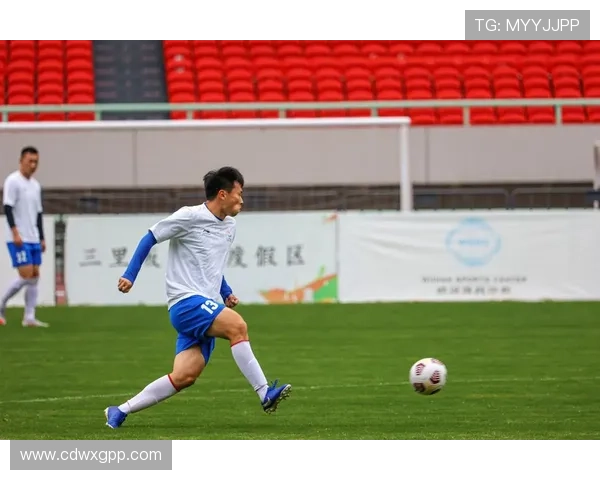长江新区足球代表队奋力拼搏铸就辉煌 成为城市新风尚的力量象征