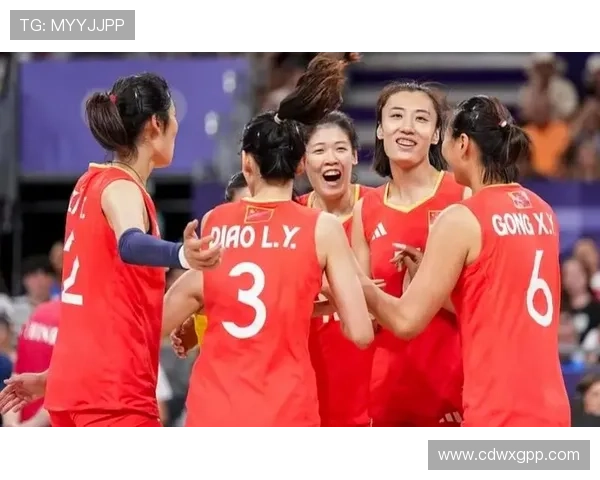巴黎奥运会中国女排激战意大利力争晋级决赛精彩对决展现巅峰实力