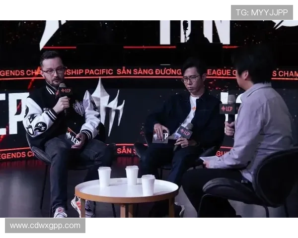 《2025年全球电竞大赛即将开启 新兴战队崭露头角挑战传统霸主》