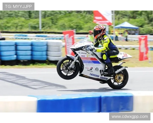 摩托GP赛季最新动态：卫冕冠军争夺激烈 新星崛起挑战强者地位