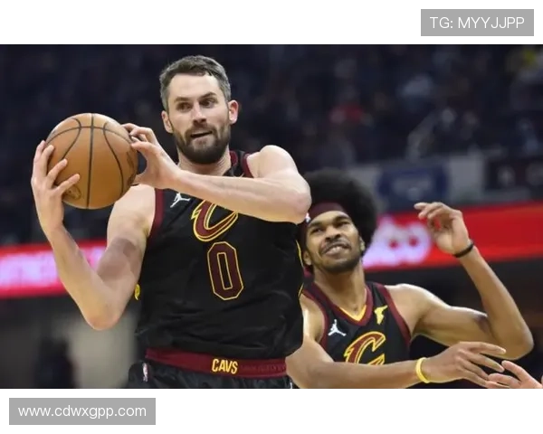 柏林联俱乐部主场逆转取胜展现坚韧斗志新援闪耀全场引爆球迷热情