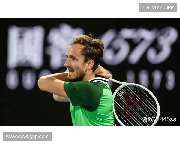 网球大师赛精彩纷呈 新一代球员崭露头角 赛季冲刺赛程引发关注