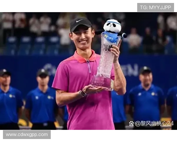 网球界风云再起 赛季大满贯争夺战火热进行 各路高手争锋不断