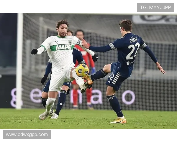 罗马主场鏖战萨索洛意甲豪门对决演绎红狼荣耀之夜 罗马主场鏖战萨索洛意甲豪门对决演绎红狼荣耀之夜