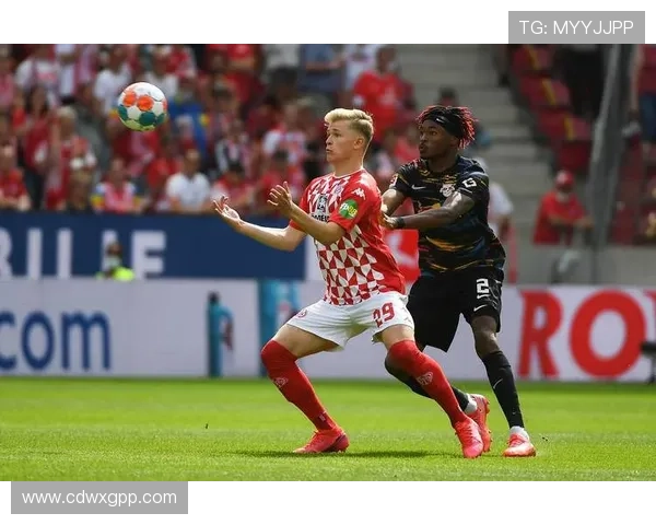 新任主帅上任难挽颓势：美因茨05再陷德甲垫底泥潭夺分危机